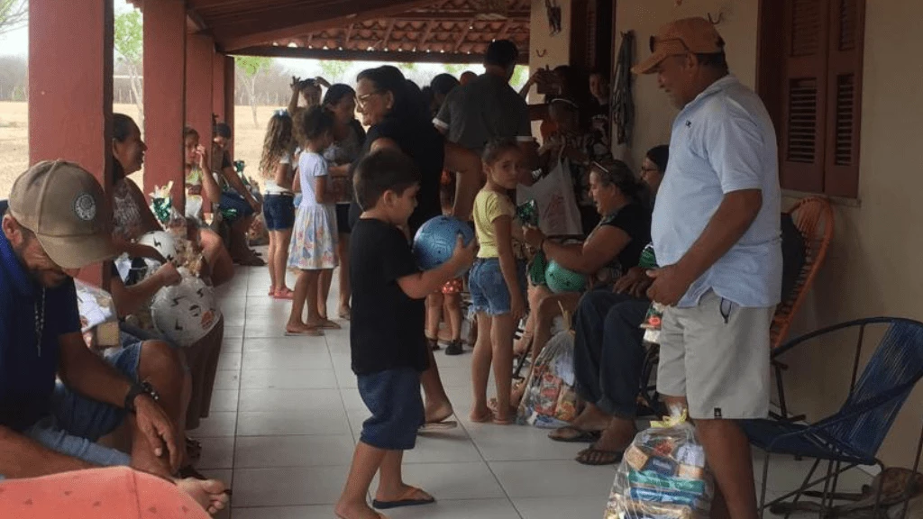 RESPONSABILIDADE SOCIAL: AJUDAR A QUEM NECESSITA.