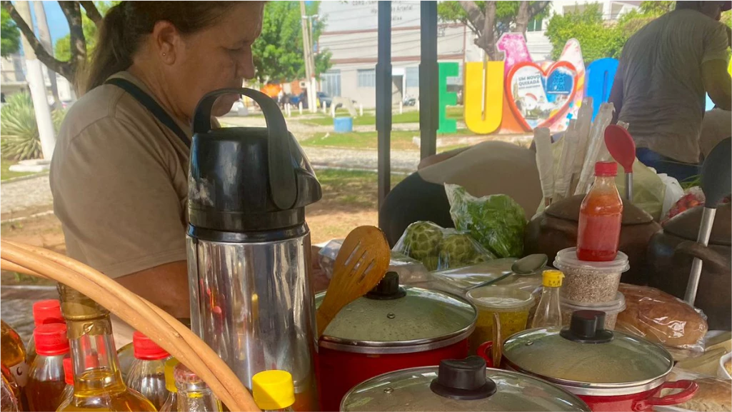 A PRIMEIRA EDIÇÃO DE MAIO DA FEIRA AGROECOLÓGICA DE QUIXADÁ OCORREU NESTA TERÇA-FEIRA DIA 07. 